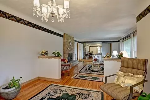 1863 Albert St N, Falcon Heights, MN 55113
