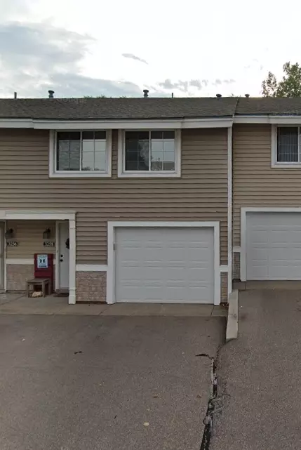 3258 Valley Ridge Dr, Eagan, MN 55121