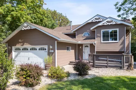 9802 Goodrich Ave NE, Monticello, MN 55362