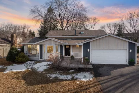 11315 42nd Ave N, Plymouth, MN 55441
