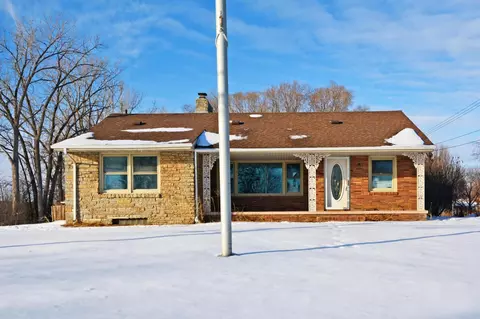 1909 Larpenteur Ave E, Maplewood, MN 55109