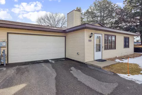 8534 S Maplebrook Cir, Brooklyn Park, MN 55445