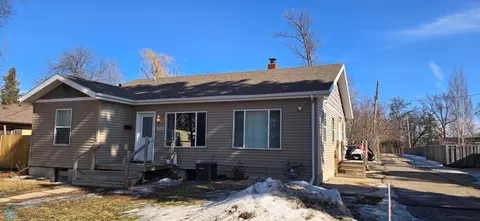 1608 5th St S, Fargo, ND 58103