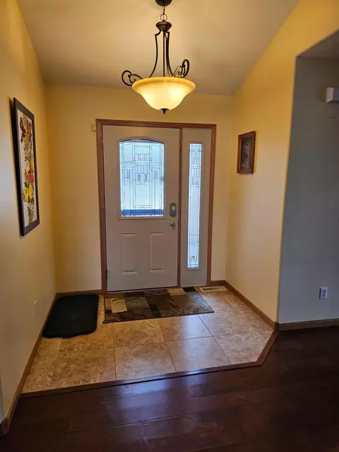 2525 7th Ave SE, Willmar, MN 56201 photo 5