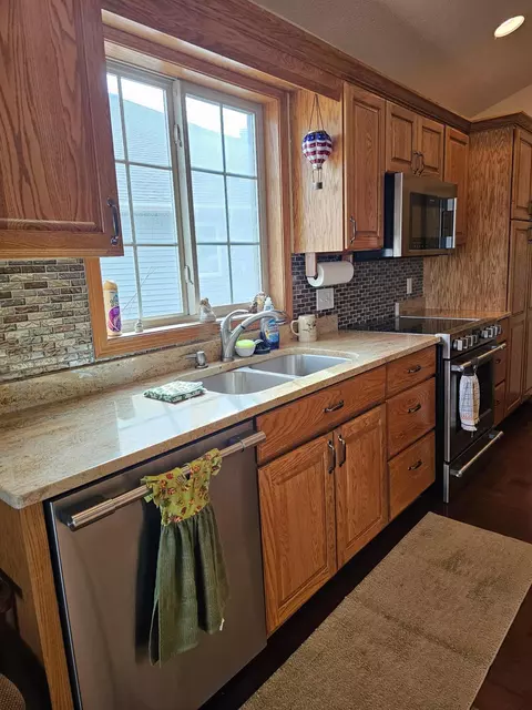 2525 7th Ave SE, Willmar, MN 56201 photo 8