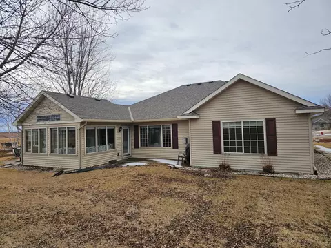 2525 7th Ave SE, Willmar, MN 56201 photo 3