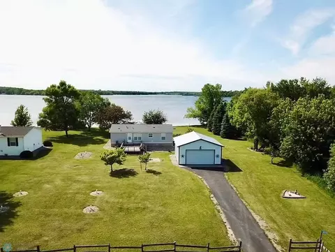 48299 Lindas Beach Ln, Pelican Rapids, MN 56572