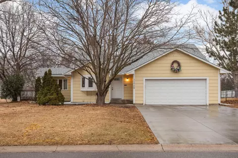 11740 Lasalle Cir NE, Albertville, MN 55301