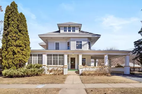 1227 S Park St, Red Wing, MN 55066