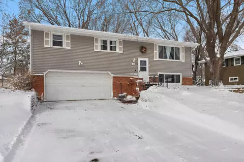9329 Valley Forge Ln N, Maple Grove, MN 55369