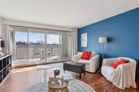 6450 York Ave S #406, Edina, MN 55435