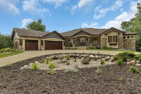 1726 Blackberry Cir, Sartell, MN 56377