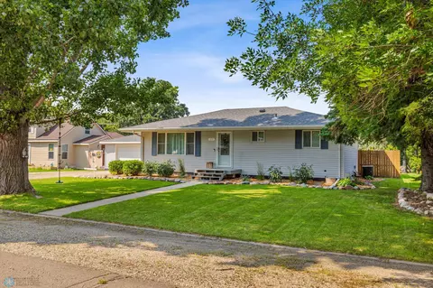 171 Maple St, Kindred, ND 58051