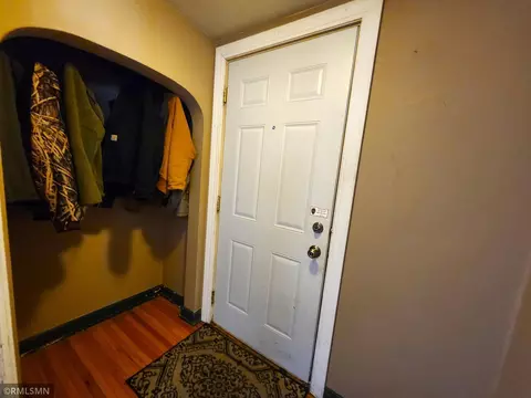 Entry Way - 608 8th St S, Saint Cloud, MN 56301 photo 1 of 4