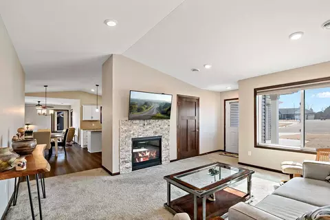 631 Beverly St, Wanamingo, MN 55983