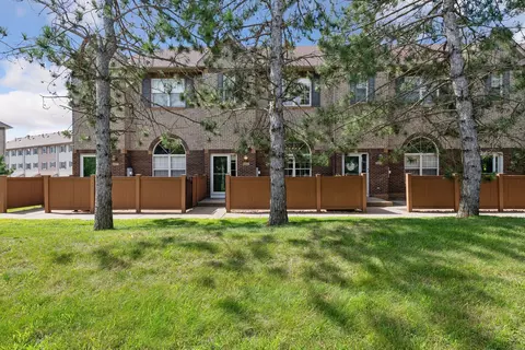 6432 Regency Ln, Eden Prairie, MN 55344