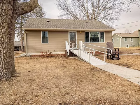175 1st St SE, Cokato, MN 55321