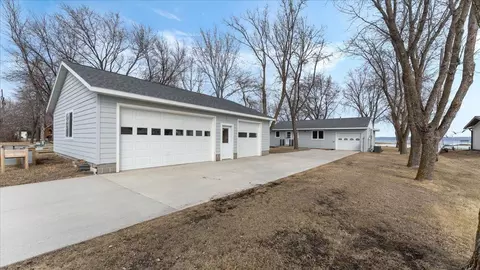 18688 N Ridge Dr, Glenwood, MN 56334