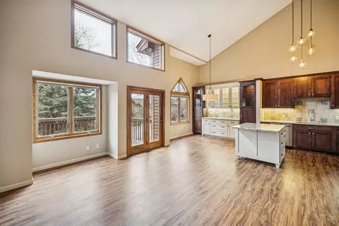 12532 Parkwood Dr, Burnsville, MN 55337