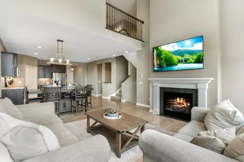 20615 Gunnison Dr, Lakeville, MN 55044