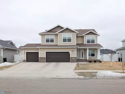 3032 Katherine Dr E, West Fargo, ND 58078