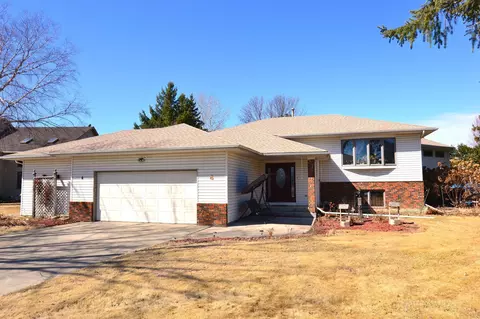 4 Greenhaven Bay, Faribault, MN 55021