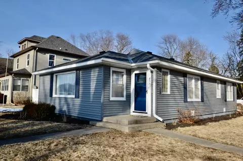 855 7th Ave SW, Faribault, MN 55021