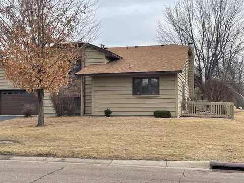 15165 40th Ave N, Plymouth, MN 55446