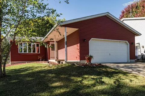 4316 Valley Dr NW, Rochester, MN 55901