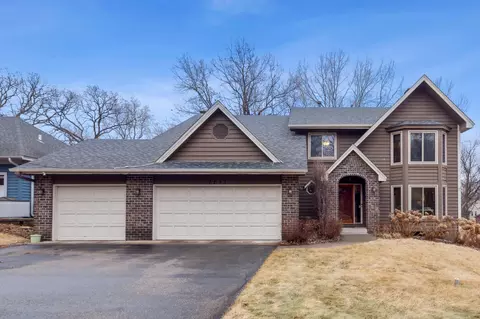 7273 Upper 136th St W, Apple Valley, MN 55124