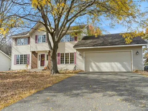 3574 Tara Ln, Woodbury, MN 55125