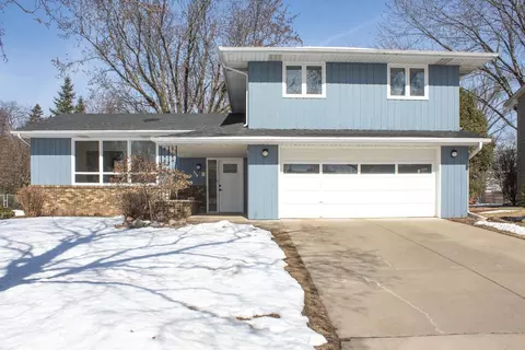359 Betty Ln, West Saint Paul, MN 55118