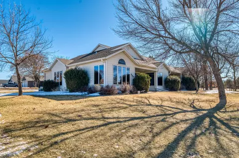 500 Irving Beach Dr SW, Bemidji, MN 56601