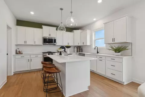 27641 Oxford Ln, Elko New Market, MN 55020