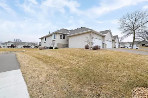 5594 Nathan Ln N #1, Plymouth, MN 55442