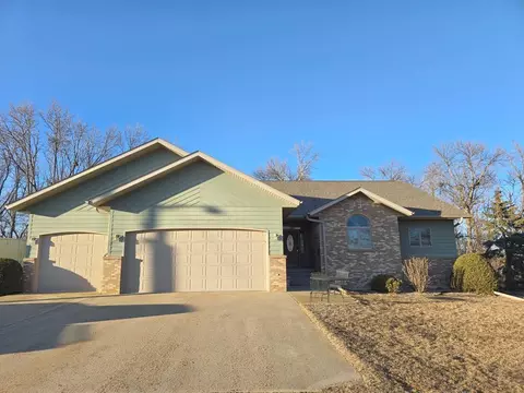 413 110th Ave, Pipestone, MN 56164 photo 2