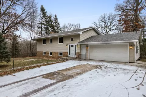 21429 Rum River Dr, Oak Grove, MN 55303