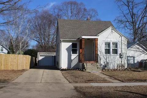 704 11th Ave SE, Rochester, MN 55904