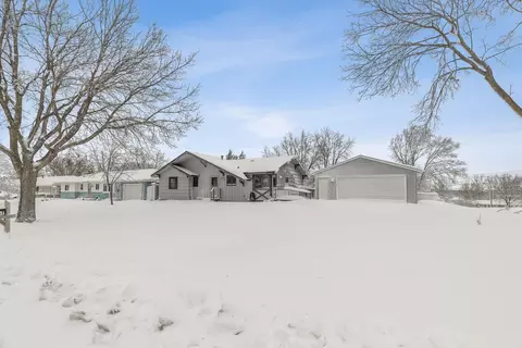 8867 Hallmark Ave S, Cottage Grove, MN 55016