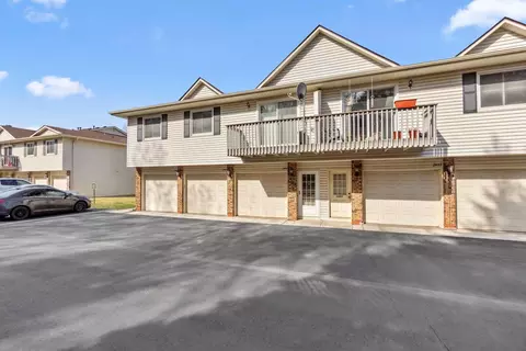 2451 Grenadier Ave N, Oakdale, MN 55128