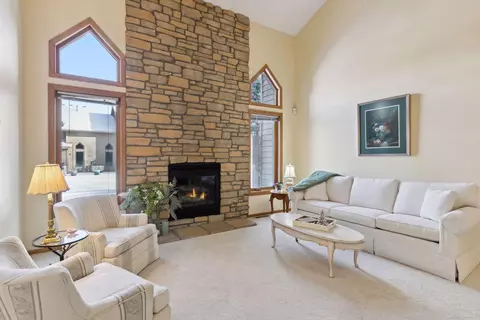 13188 Gemstone Ct, Apple Valley, MN 55124