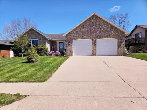 1453 Hillside Dr, Red Wing, MN 55066