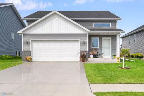 4557 13th St S, Moorhead, MN 56560