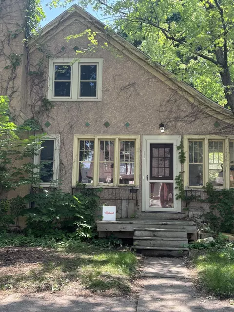 3937 Garfield Ave, Minneapolis, MN 55409