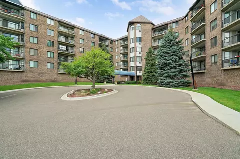 2601 Kenzie Ter #415, Saint Anthony, MN 55418