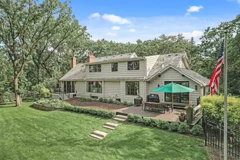 10 Saint Albans Rd E, Hopkins, MN 55305