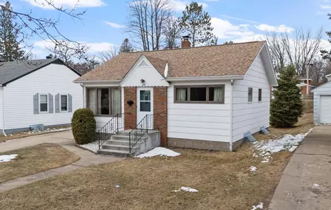 611 NE 10th Ave, Grand Rapids, MN 55744