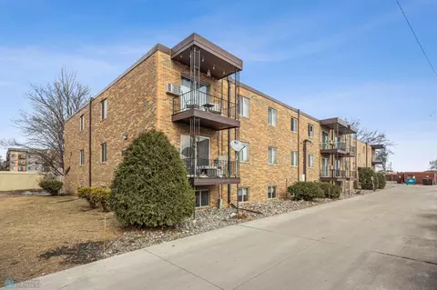 3108 5th St S #10, Moorhead, MN 56560