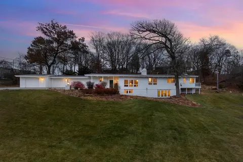 1345 Fairlawn Way, Golden Valley, MN 55416