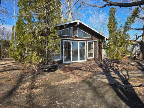 907 Lillian St, Waterville, MN 56096